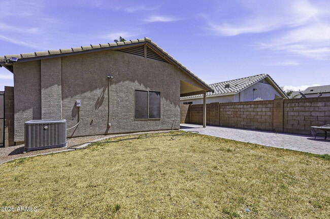 Building Photo - 1413 E Leslie Ave