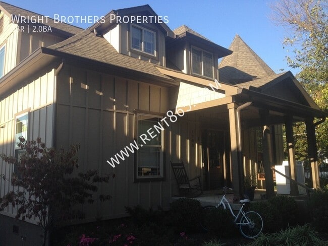 Building Photo - 1703 Highland Ave