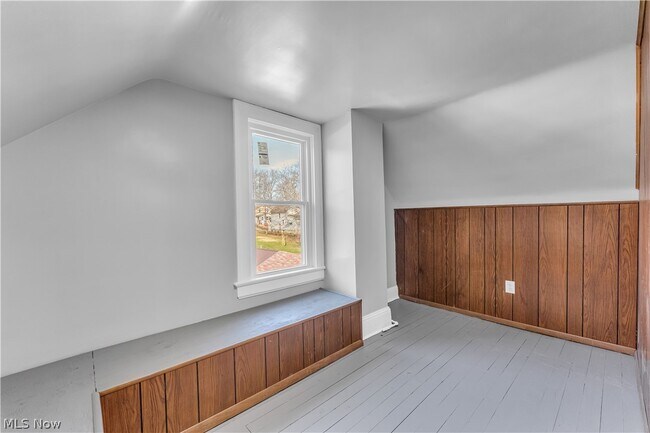 Building Photo - 516 Whitney Ave