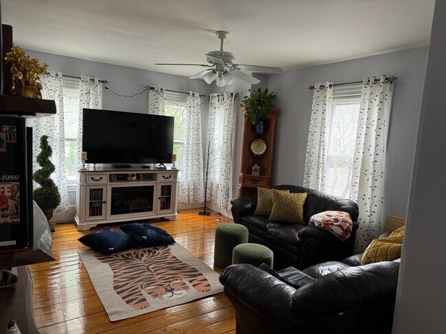 Building Photo - 66 Brookside Ave
