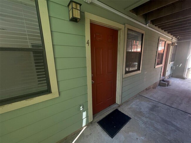 Building Photo - 4405 Avenue A