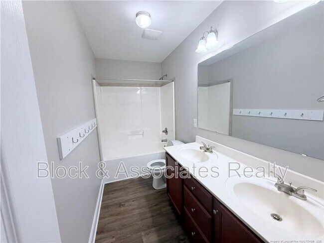 Building Photo - 471 Century Dr