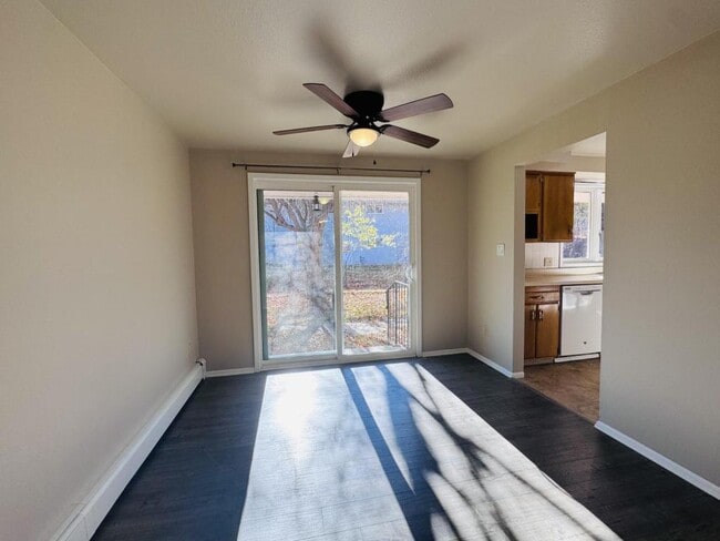 Building Photo - 1819 5th Ave