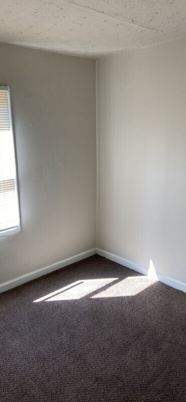 Building Photo - 206 Steedly Dr