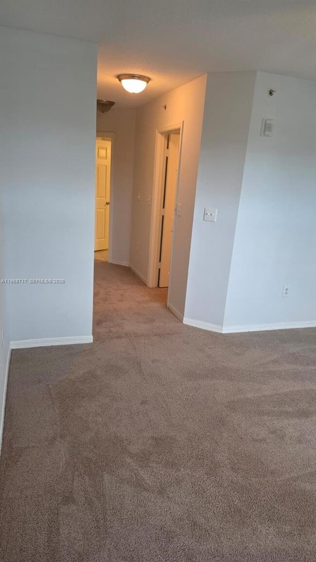 Building Photo - 15065 Michelangelo Blvd