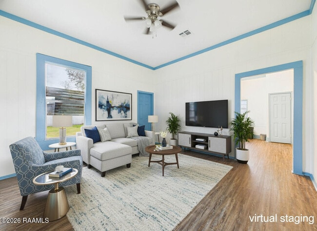 Building Photo - 405 E Convent St