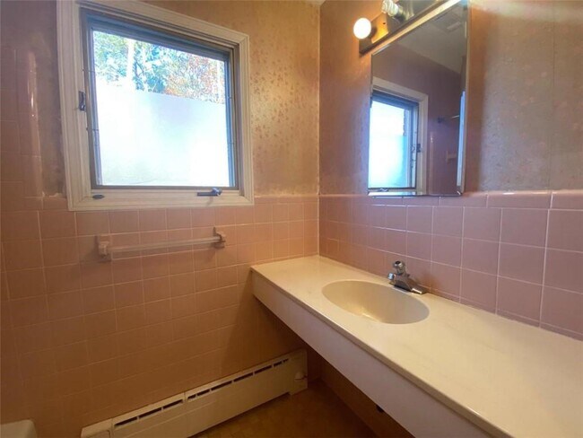 Building Photo - 1830 Winding Creek Ln SW