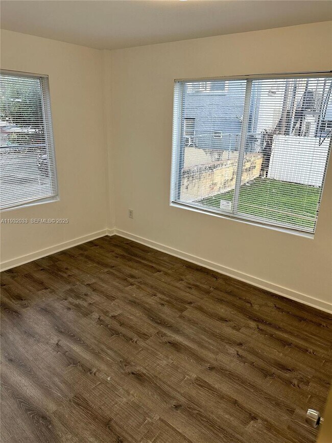 Building Photo - 1129 NW 3rd St