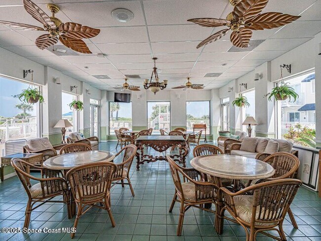 Building Photo - 8600 Ridgewood Ave