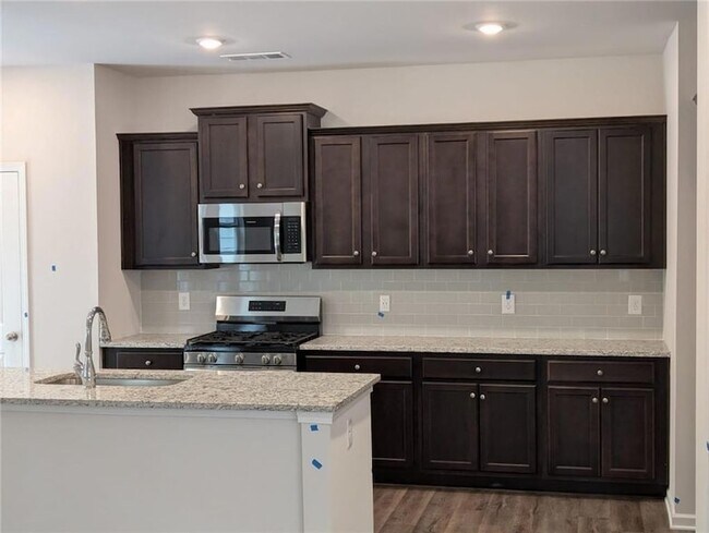 Building Photo - 116 Parkwood Dr