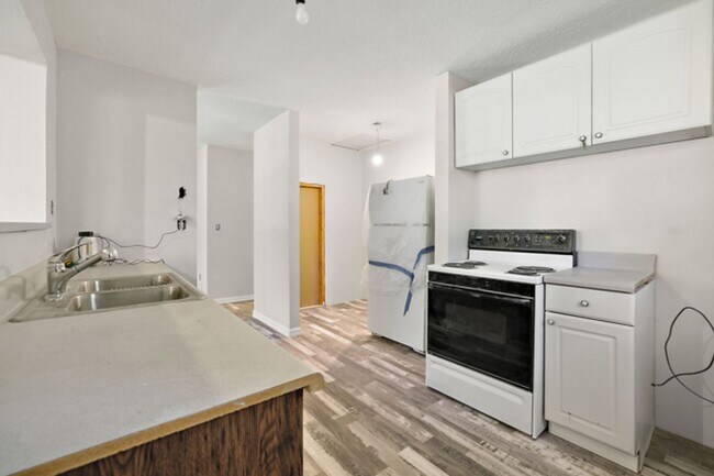 Building Photo - 3605 FL-50
