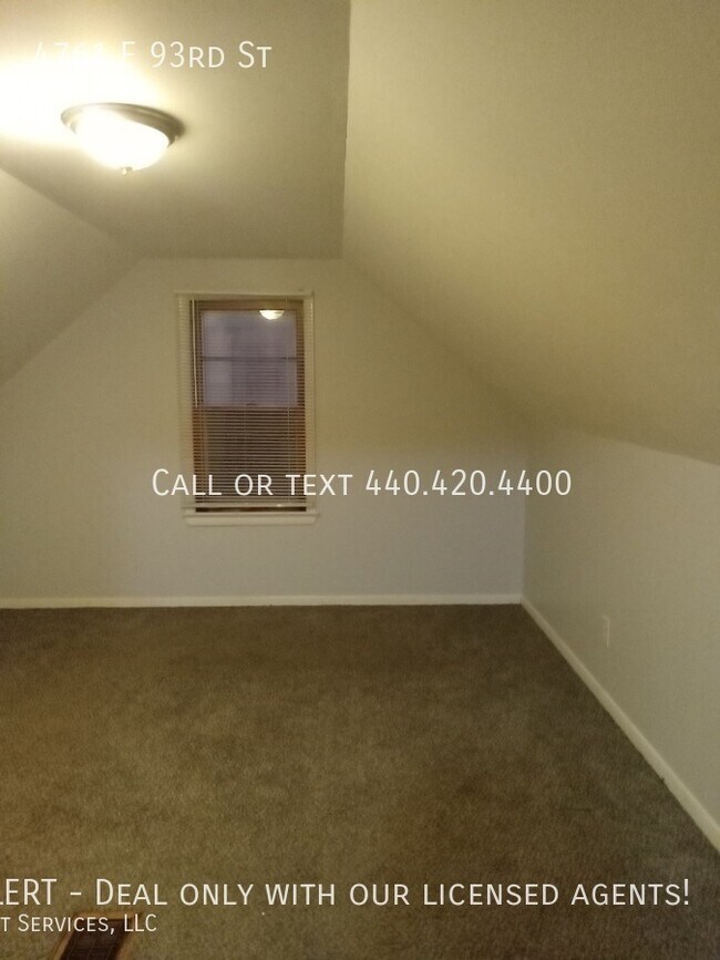 Building Photo - Renovated Cape Cod 3 bedroom 1 Bath