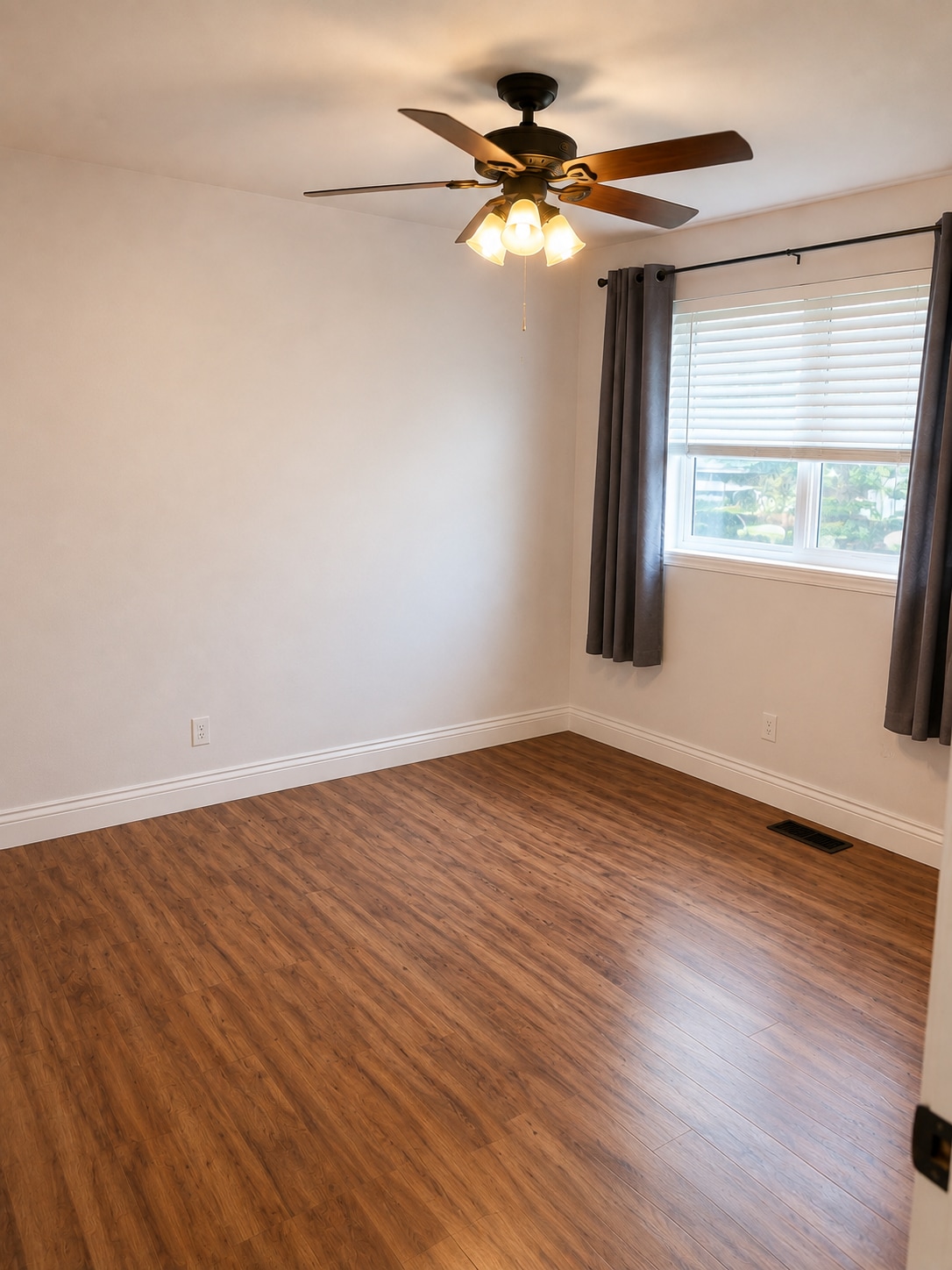 Building Photo - 3811 S 900 E