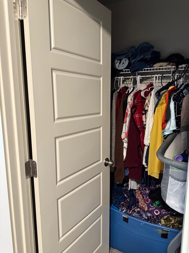 Building Photo - 740 Ft Leonard