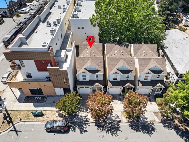 Building Photo - Charming 3-Bed Home in Sacramento with 2.5 Baths