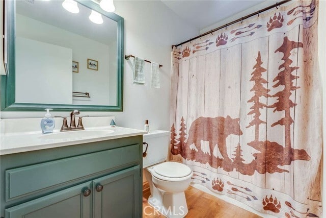 Building Photo - 513 W Victoria Ct