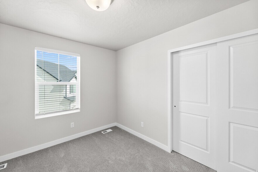Building Photo - 41 E Brushy Canyon St