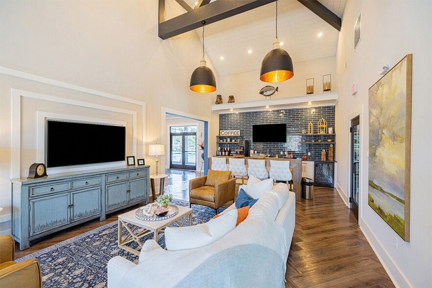 Primary Photo - Atlantic Breeze Apartments
