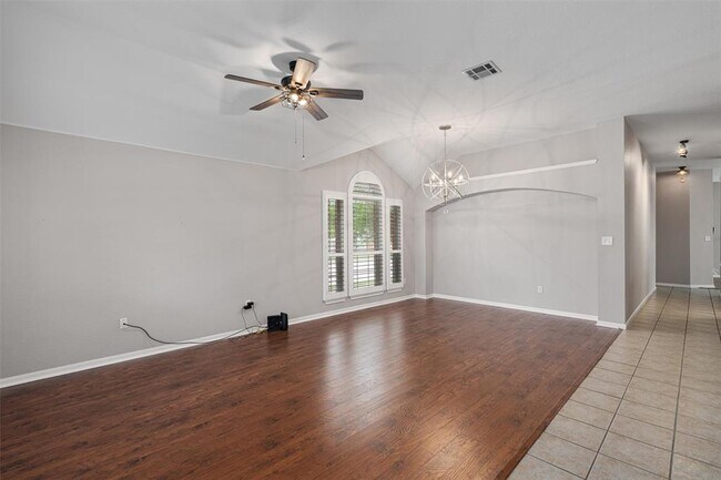 Building Photo - 901 Cashew Ln