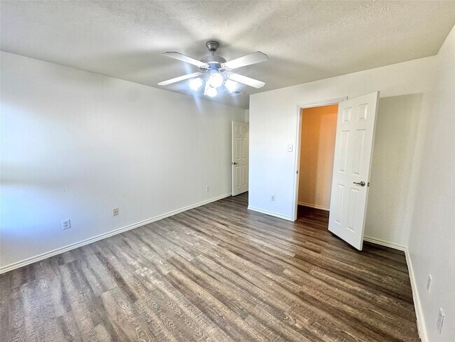 Building Photo - 14 Harbinger Ct