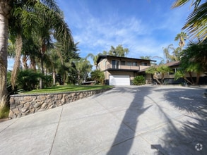 Building Photo - 1336 El Camino Dr
