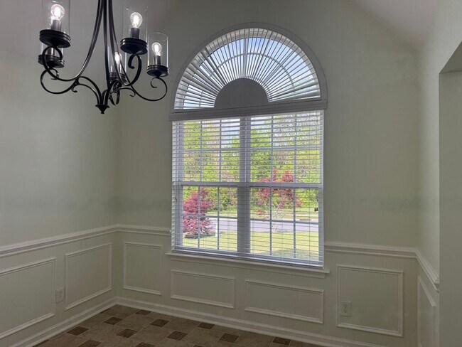 Building Photo - Four Bedroom Home in Curtis Pond