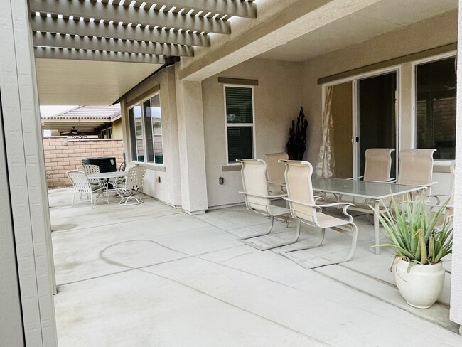 Building Photo - 85468 Treviso Dr
