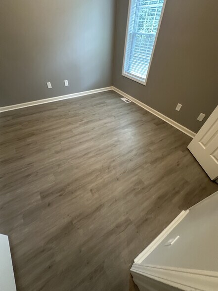 Building Photo - Room in House on Etheridge Dr NW