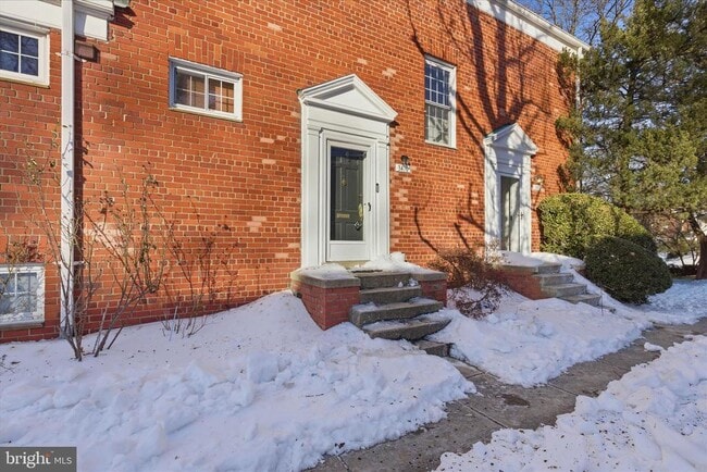 Building Photo - 3470 Martha Custis Dr