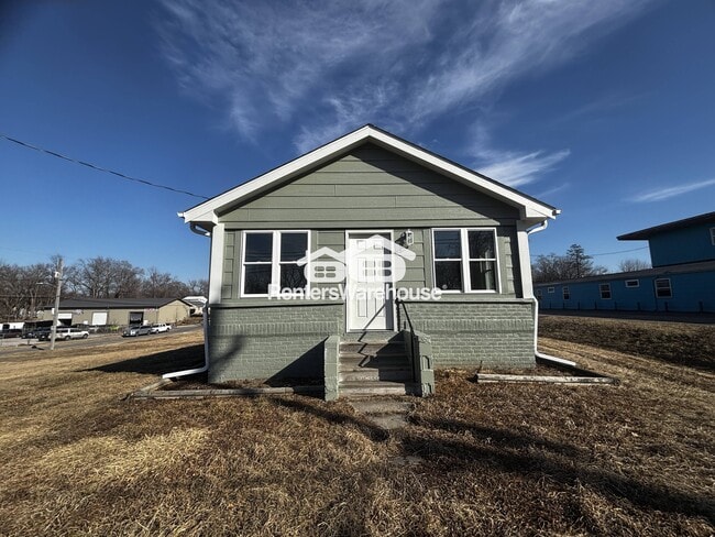 Building Photo - 2621 SE 14th St