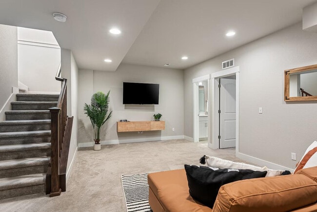 Building Photo - 9912 E 61st Ave