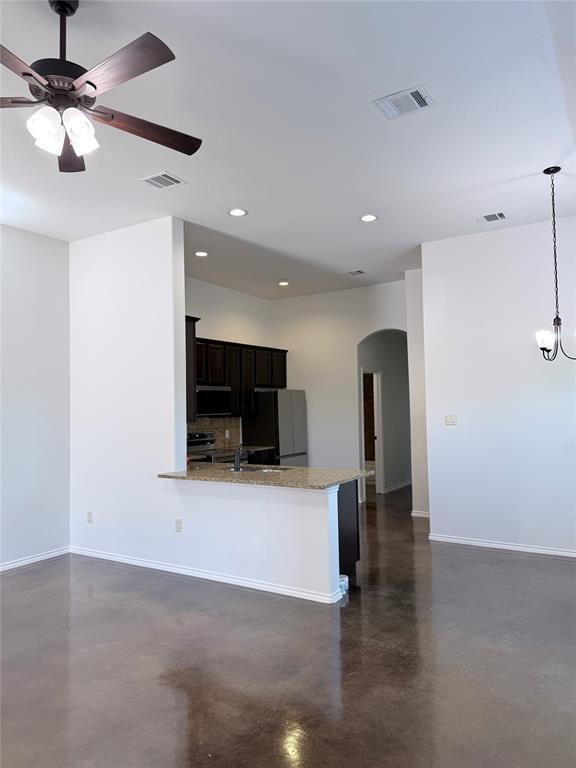 Building Photo - 623 Jack Rabbit Ln