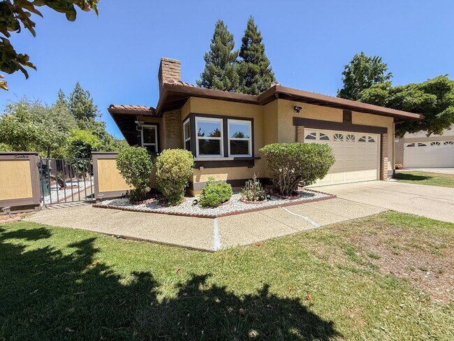 Primary Photo - Quite Cul-De-Sac Pleasant Hill Home