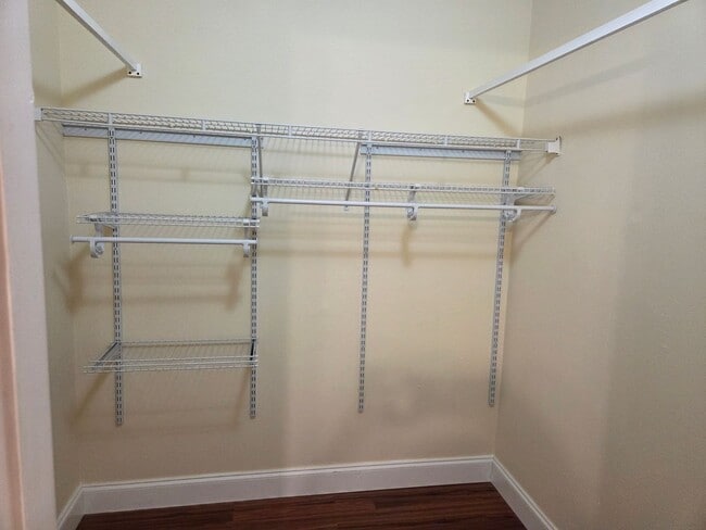 Building Photo - Upgraded 2BR/2BA – Gated Community, Great Amenities!