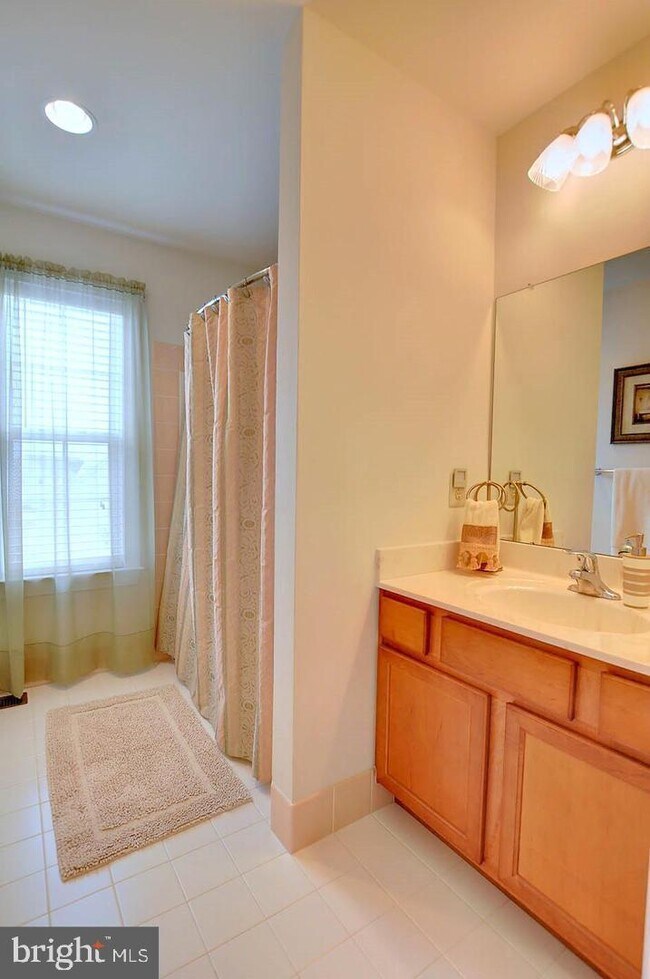 Building Photo - 304 Dunbar Dr