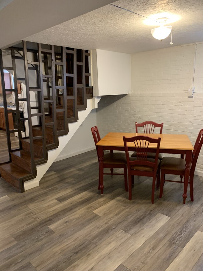 dining area - 1603 S High St