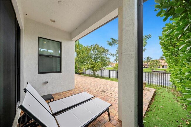 Building Photo - 11843 SW 13th Ct
