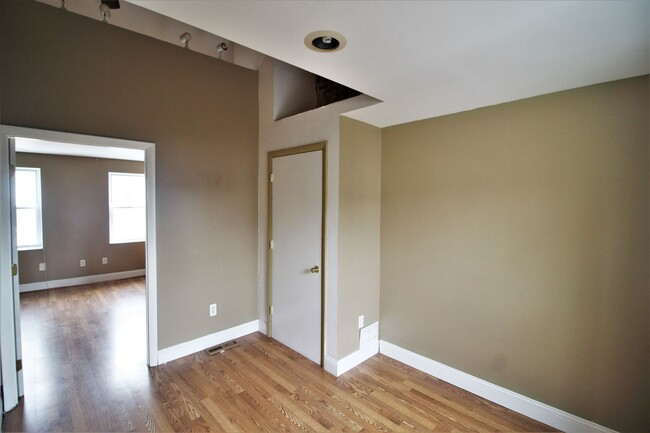 Building Photo - Fabulous Fells Point 1bd+Den/1ba Rowhome w...