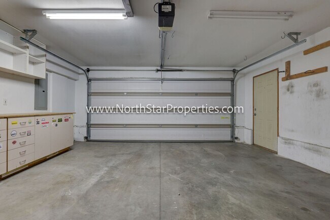 Building Photo - Wonderful Bend Property Close to Mountain ...