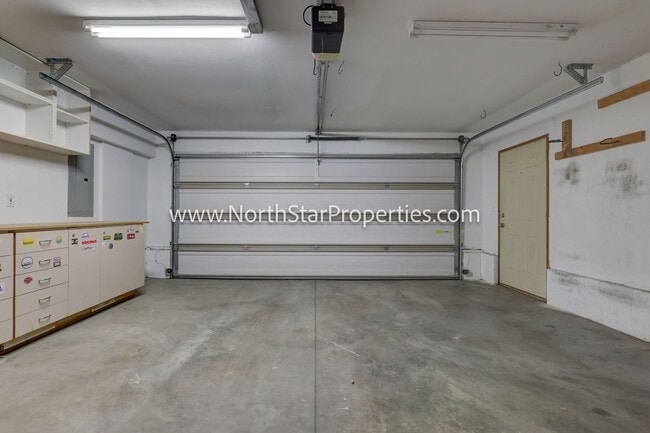 Building Photo - Wonderful Bend Property Close to Mountain View High School