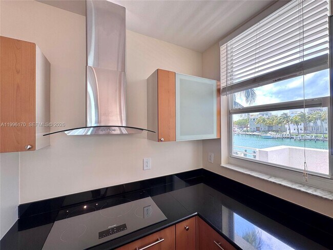 Building Photo - 5970 Indian Creek Dr