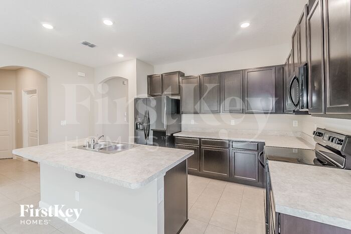 Building Photo - 5659 Kellar Cir
