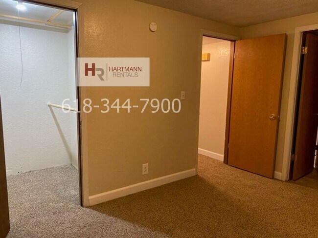 Building Photo - 101 Sandridge Dr