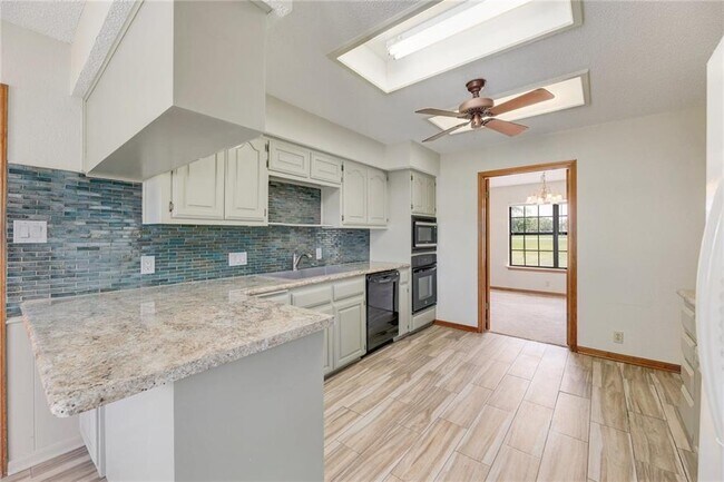 Building Photo - 207 Rancho Bueno Dr