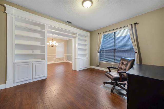 Building Photo - 8500 Timber Crest Ct