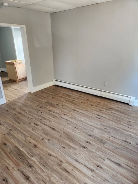 Building Photo - 538 Hall St