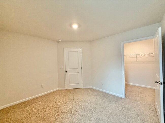 Building Photo - Newly Built 3BD, 2.5BA Raleigh Townhome with a Bonus Office/Den on First Floor