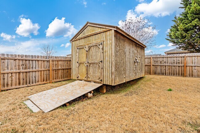 Building Photo - 117 Vancouver Rd