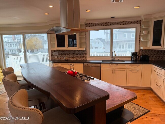 Building Photo - 326 Cutter Ln