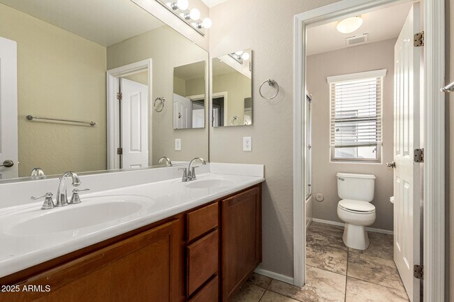 Building Photo - 1692 S Parkcrest Ct